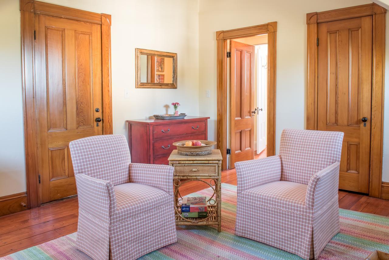 Margin Street Inn Westerly Extérieur photo